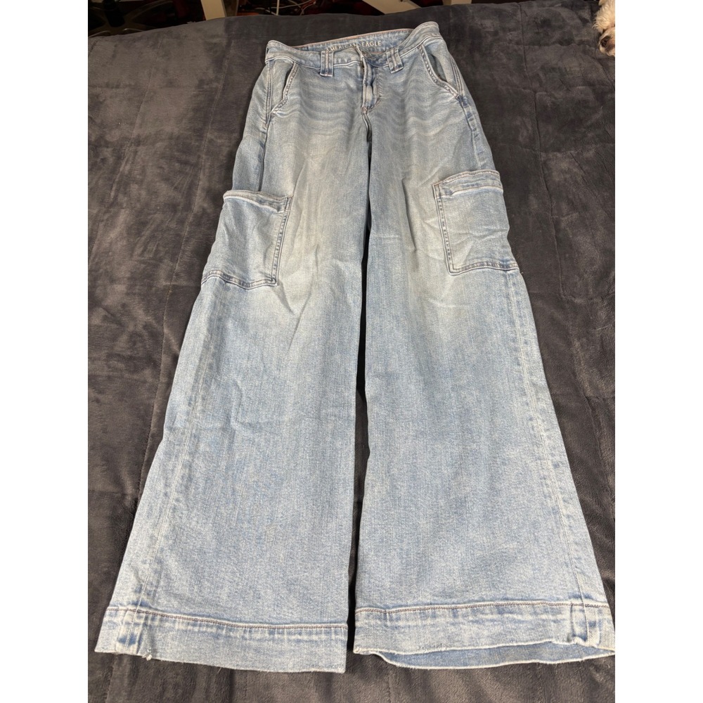 American Eagle Women 4 Regular Light Wash High Rise Wide Leg Cargo Jeans Stretch